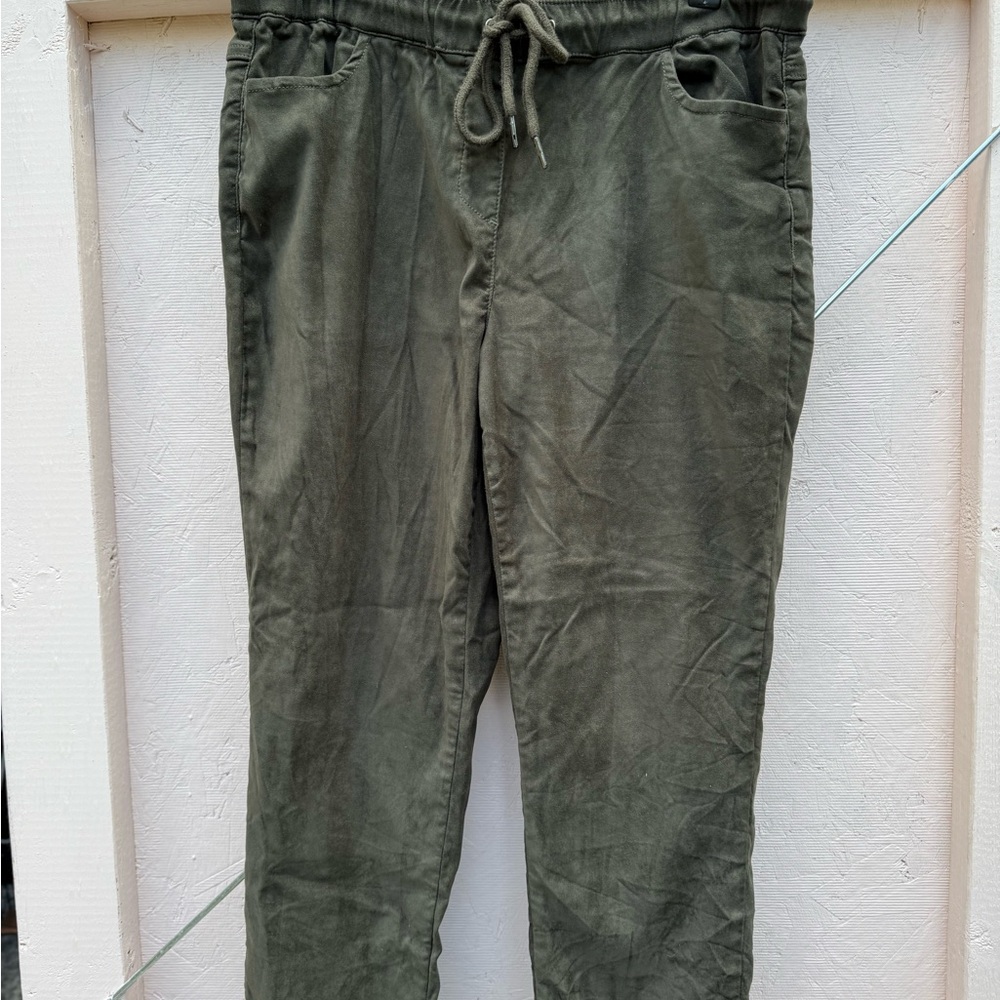 CHARLIE B Women's Olive Green Pants